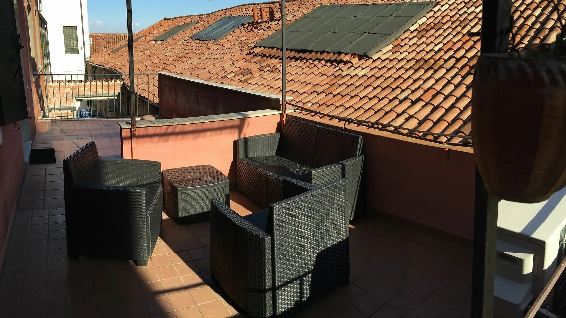 Harry'S Canal View Venice Apartment